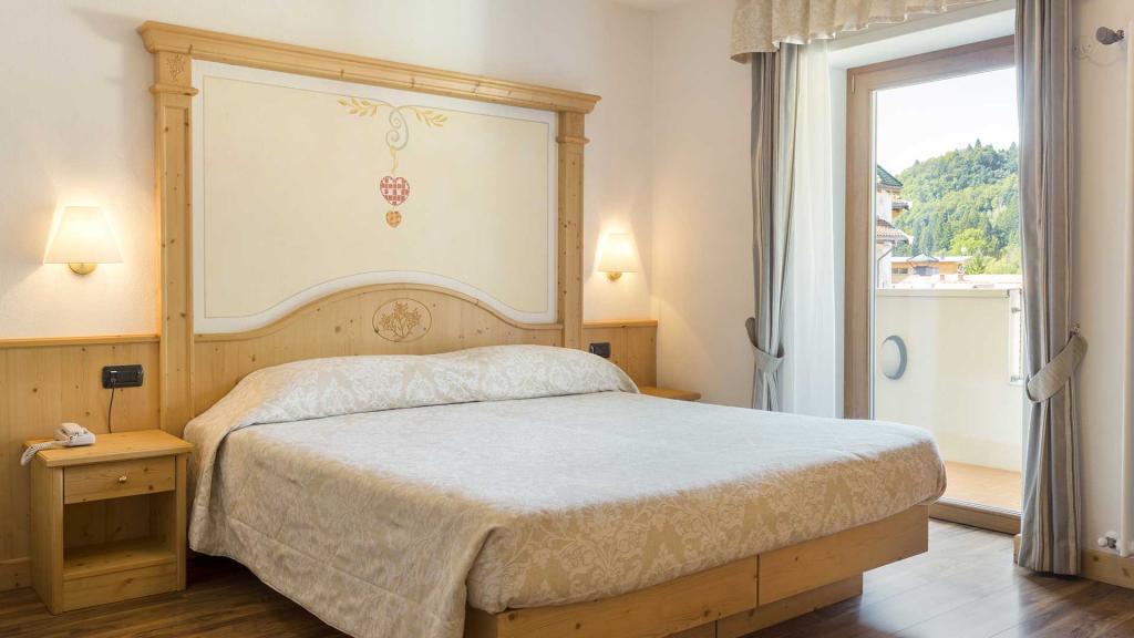 Camera-Superior-Hotel-Stella-Alpina-Andalo-vacanze-in-Trentino