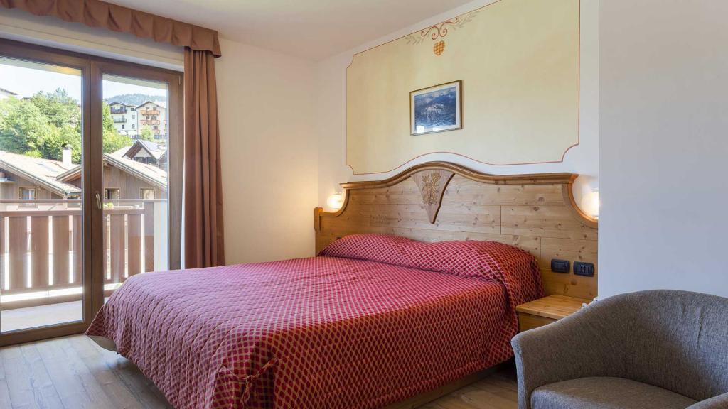 Camera-Superior-Hotel-Stella-Alpina-Andalo-vacanze-in-Trentino5
