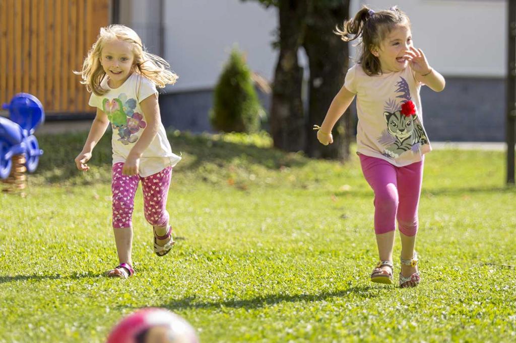 hotel-stella-alpina-andalo-hotel-con-parco-giochi-bambini1