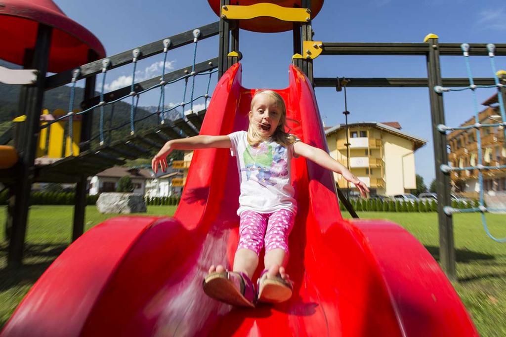 hotel-stella-alpina-andalo-hotel-con-parco-giochi-bambini2