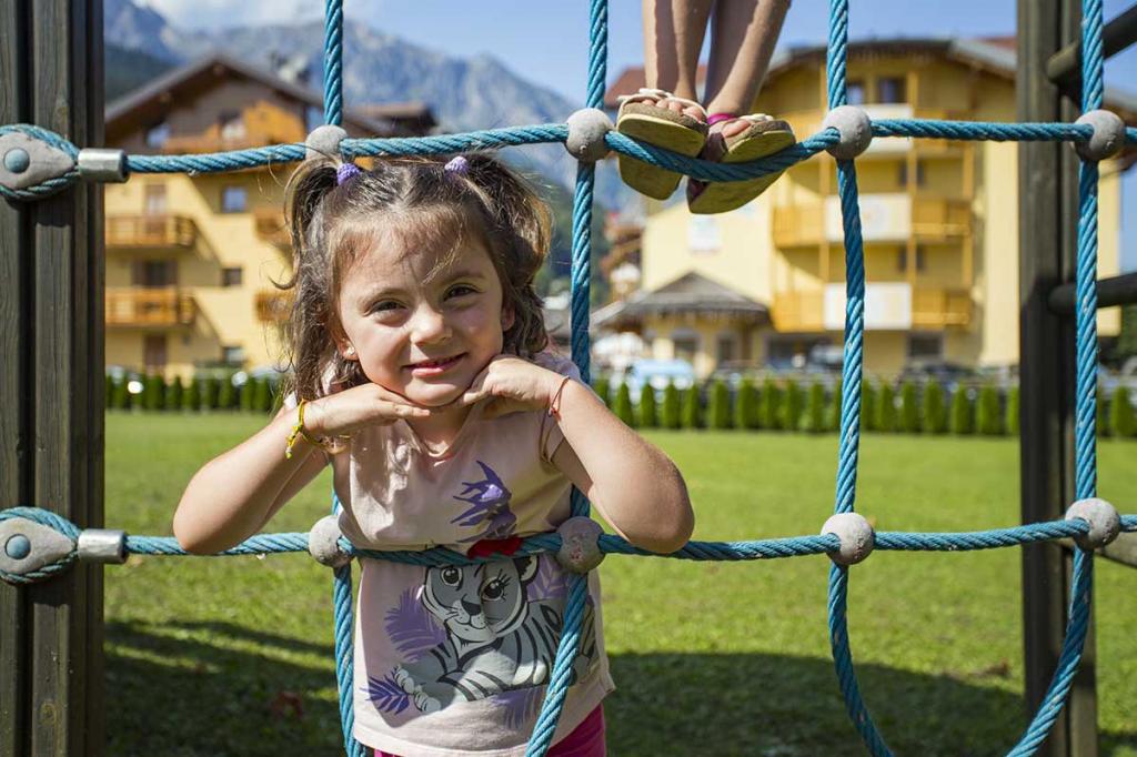 hotel-stella-alpina-andalo-hotel-con-parco-giochi-bambini3